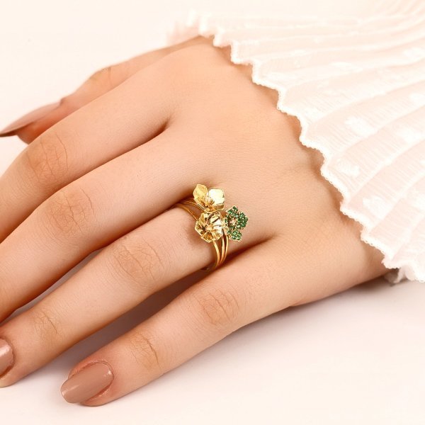 TAŞLI ÇİÇEKLİ YÜZÜK