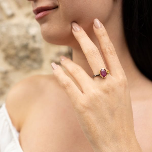 Özel Tasarım Yakut Taşlı Gümüş Yüzük