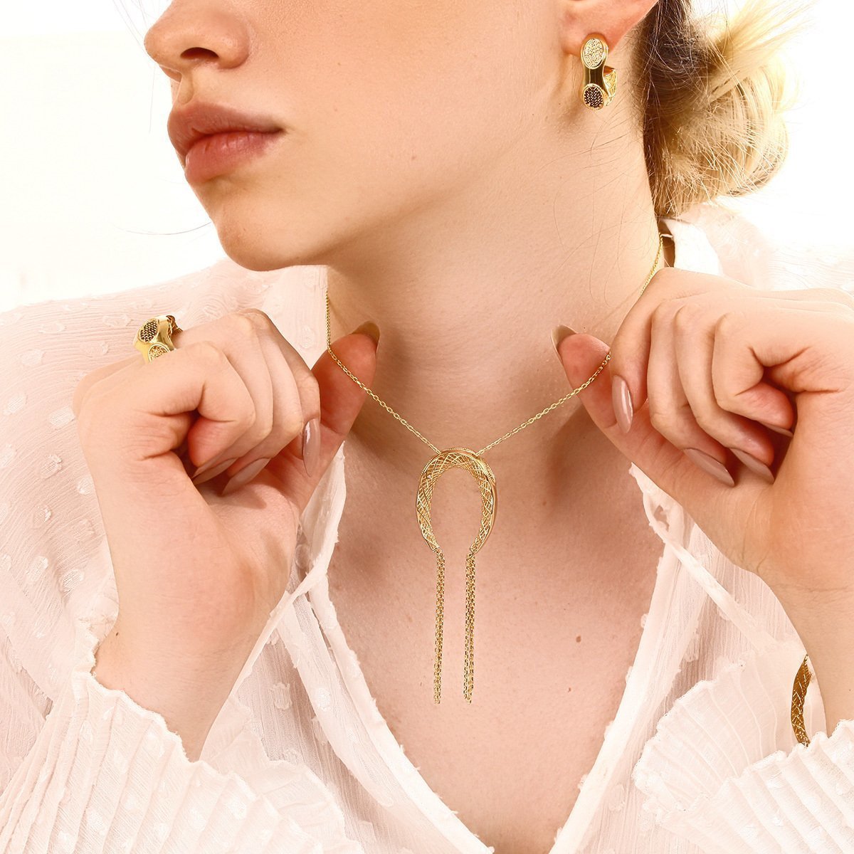 Zincir Detaylı Gümüş Kolye