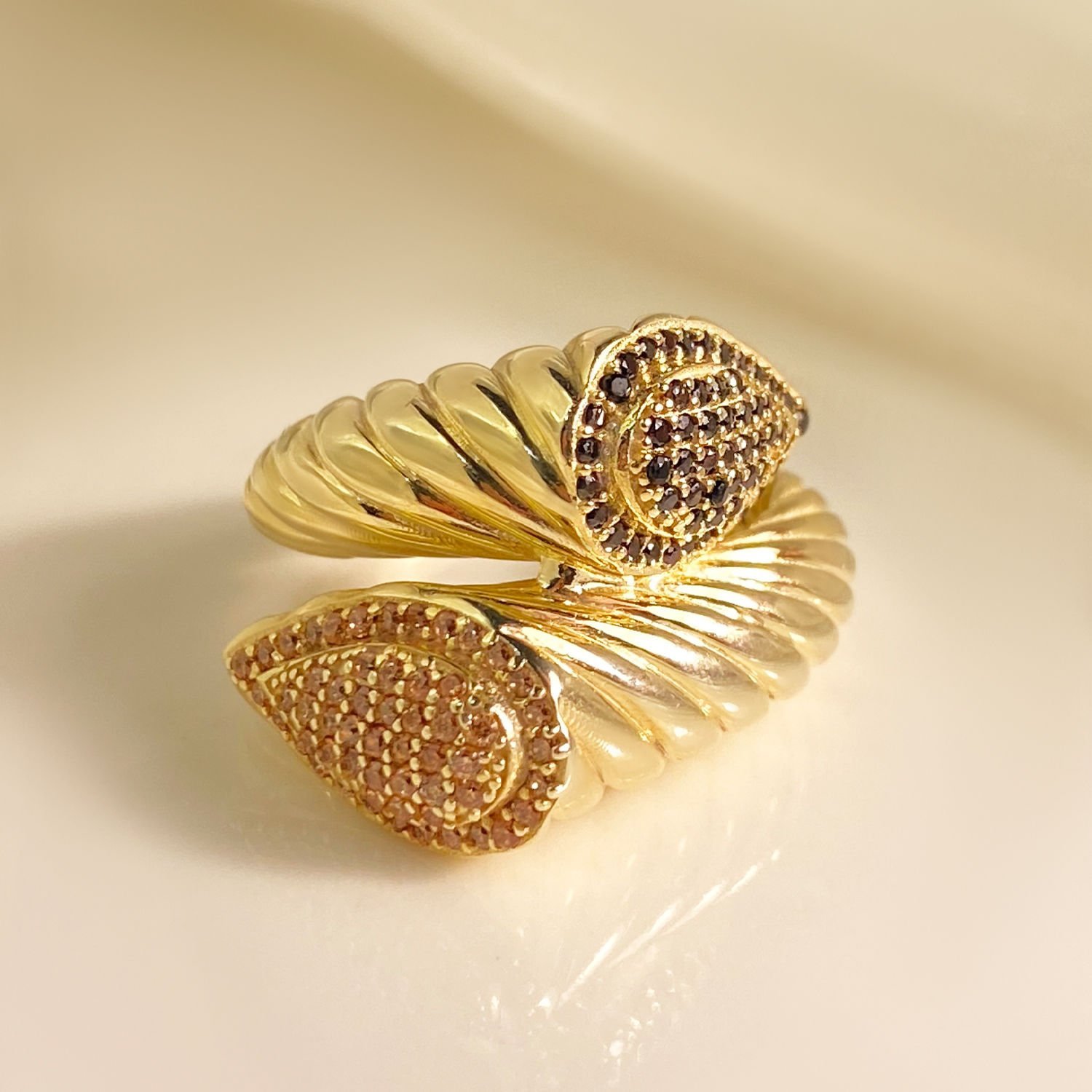 Burgu Taşlı Yüzük