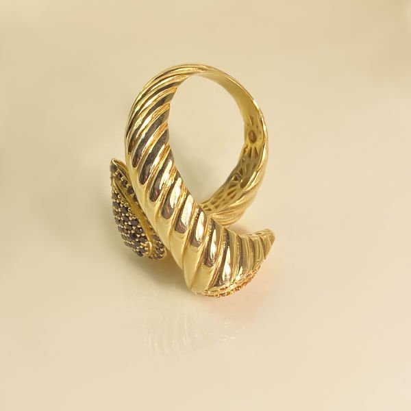 Burgu Taşlı Yüzük