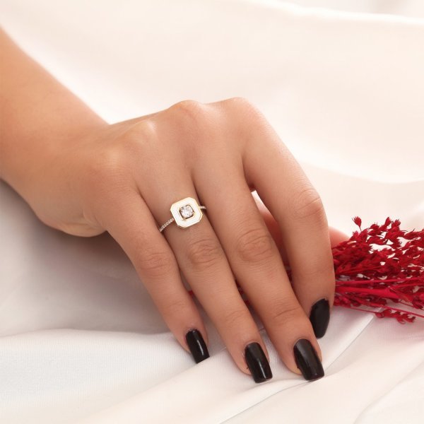 Beyaz Mineli Gümüş Yüzük