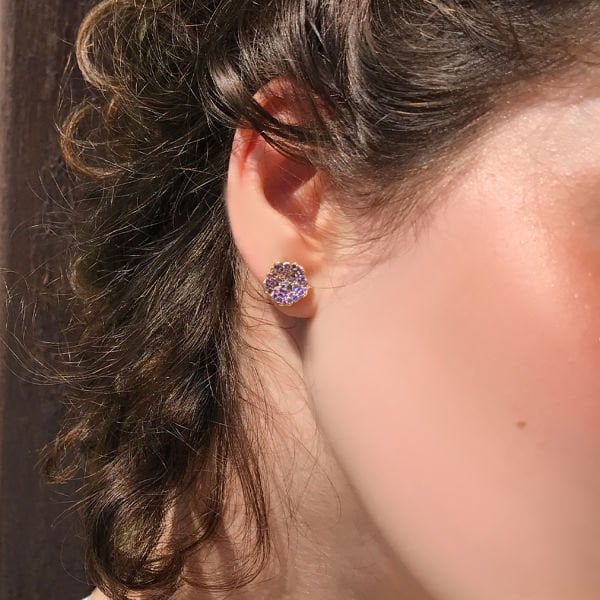 Mor Taşlı Çiçekli Küpe