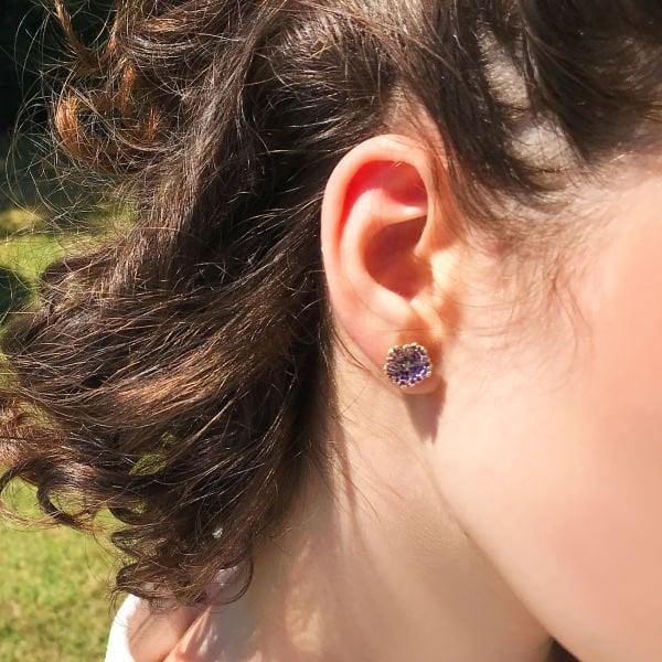 Mor Taşlı Çiçekli Küpe