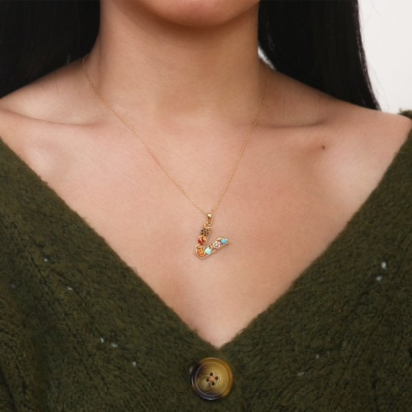 Mineli 'V' Harfli Gümüş Kolye