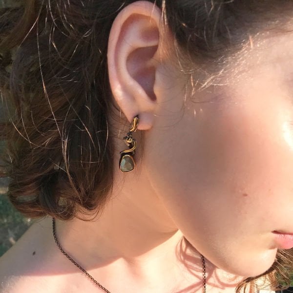 Doğal Labradorit Taşlı Gümüş Küpe